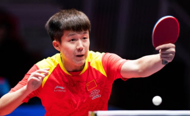 评论员将其 评论员将其